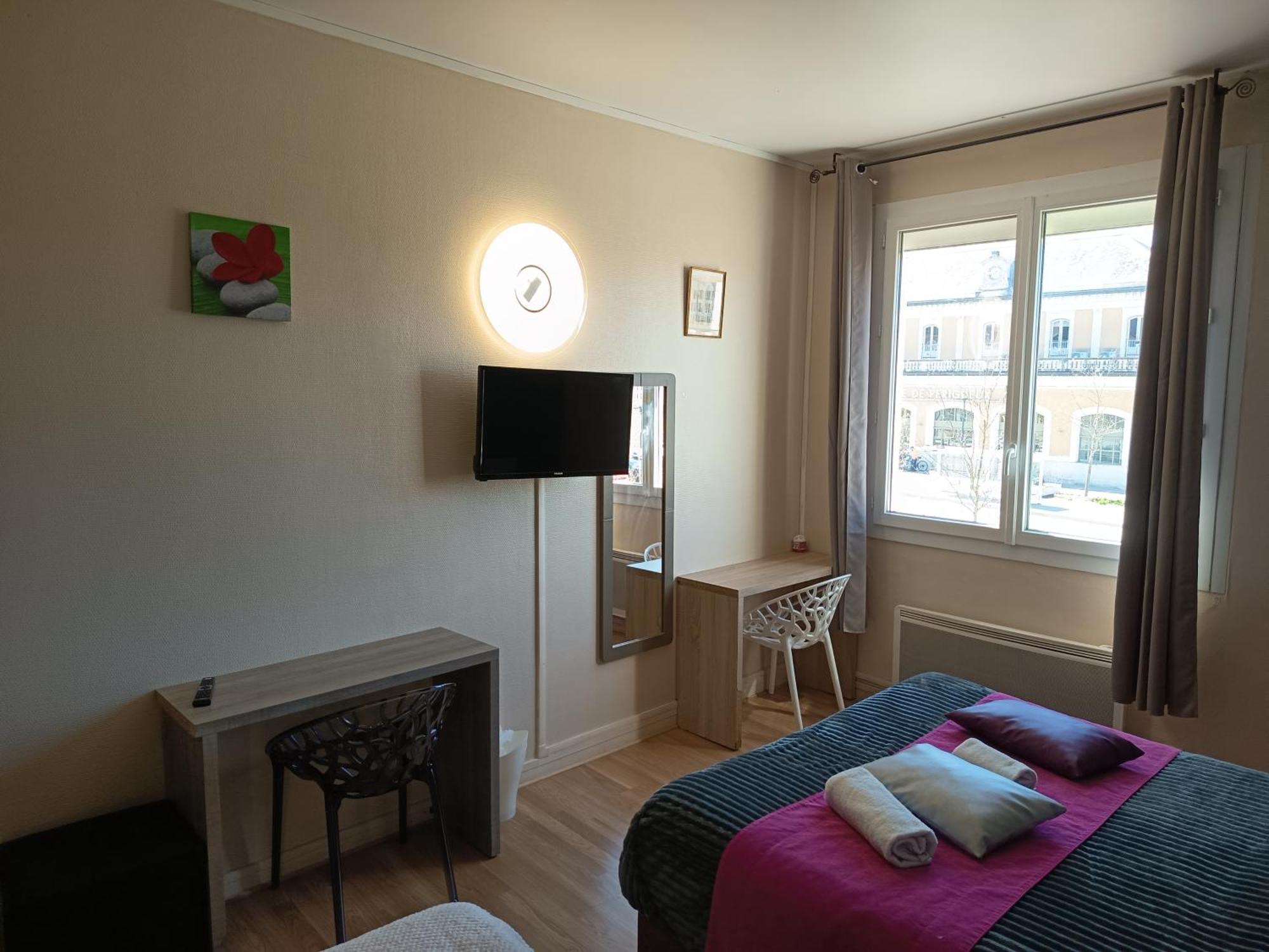 Hotel De La Gare Périgueux Zewnętrze zdjęcie